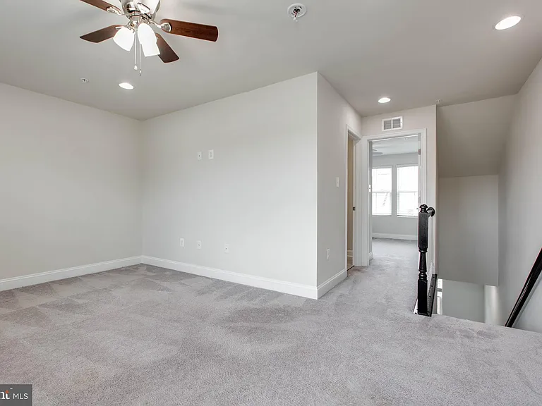 7110 Druce Way — Photo 38