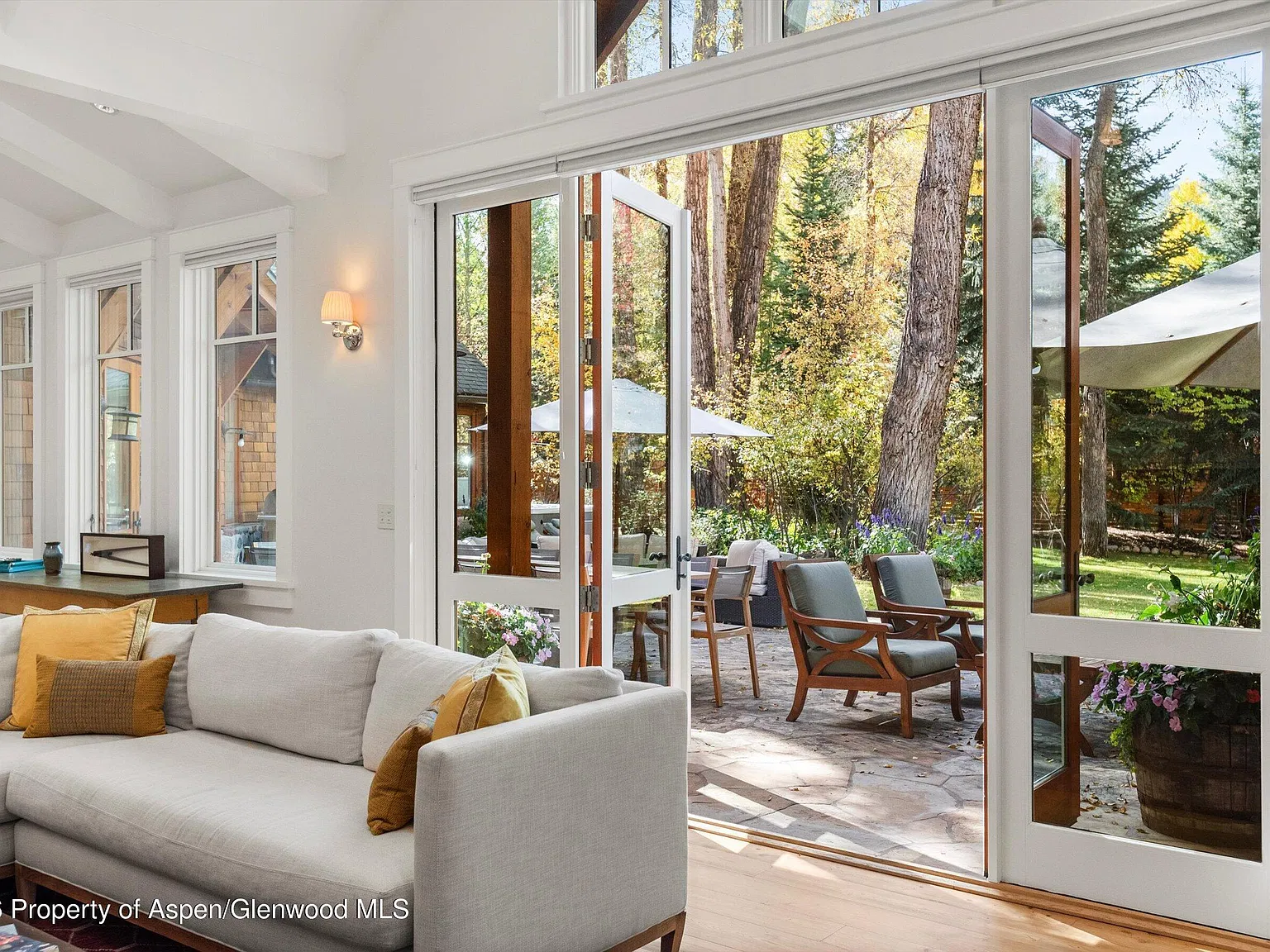 5 bed, 5.5 bath, 6674 sqft, $125,000 — Photo 4