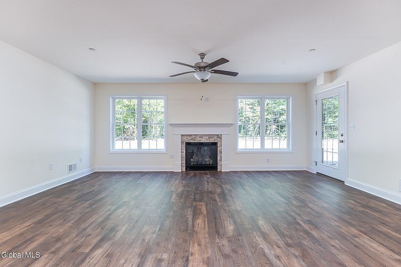 3rd image of 9 Hawthorne Drive #B