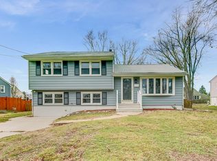 20 Meadow Lark Rd, Stratford, NJ 08084