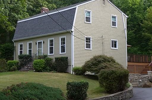 1st image of 635 Maureen Cir