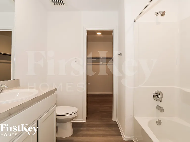 423 Jewett Meadow Dr — Photo 10