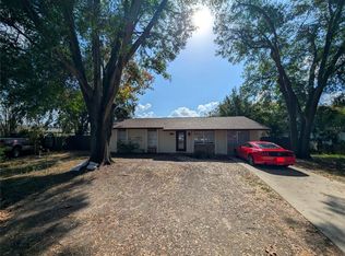 1301 Redwood Ct, Tavares, FL 32778