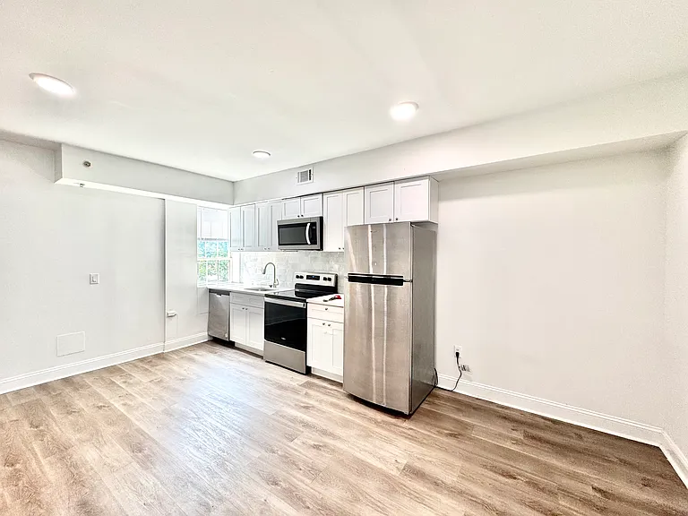 20 N 40th St #31 — Photo 4