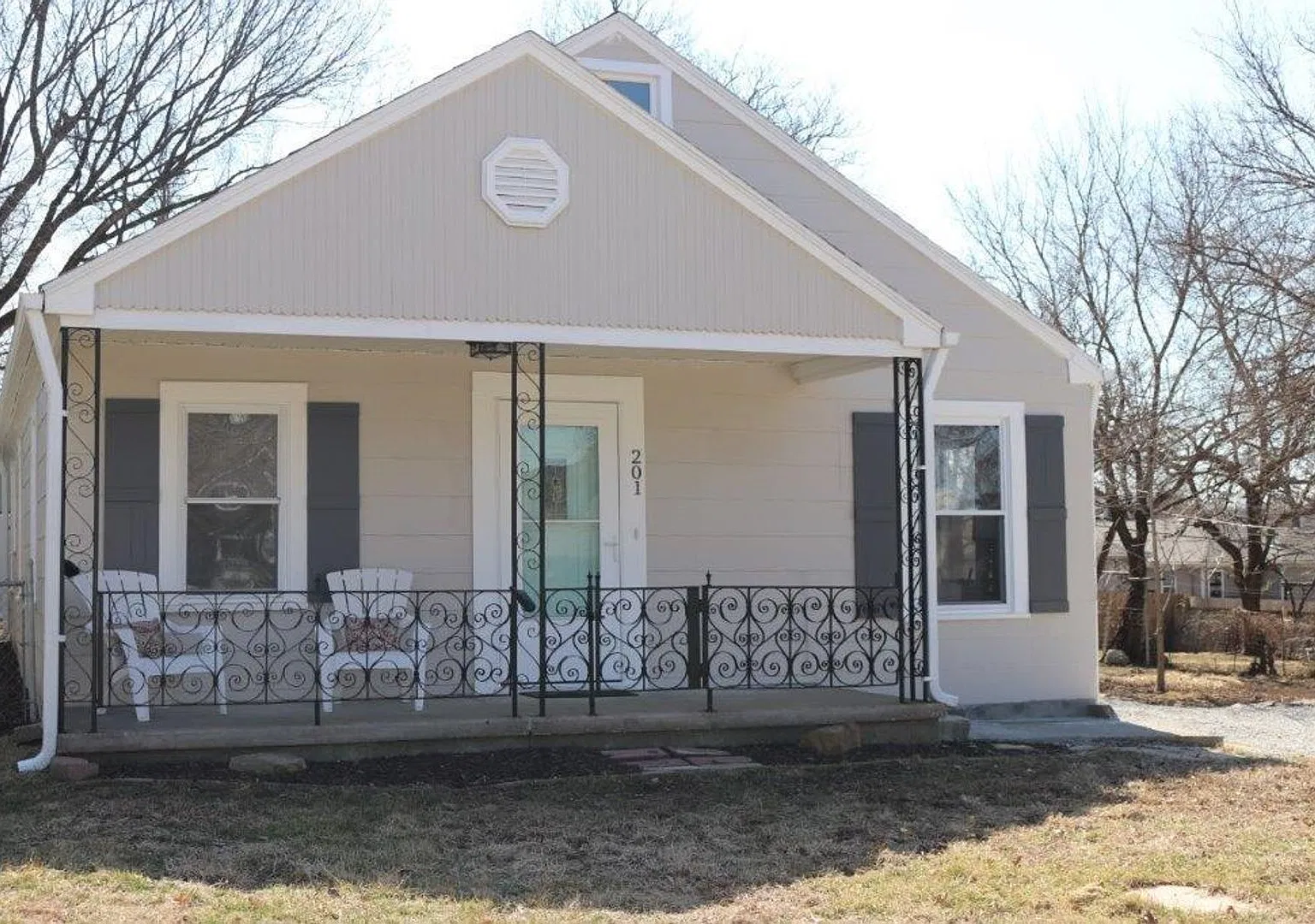  201 Charming Waldo Home with 3 full baths! + Detached Garage — Photo 1