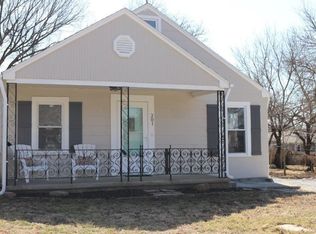 201 W 77th Ter, Kansas City, MO 64114