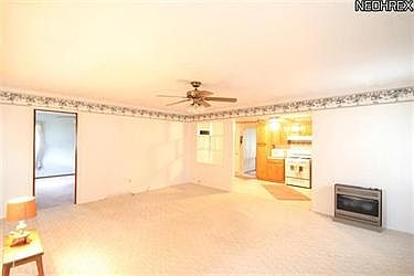 4th image of 2413 Eastlawn St