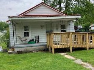 100 Sparks Ave, Irvine, KY 40336