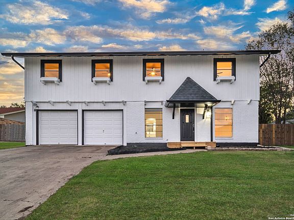 3rd image of 202 E SILVER SANDS DR