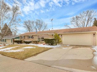 221 Bittersweet Dr, West Bend, WI 53095