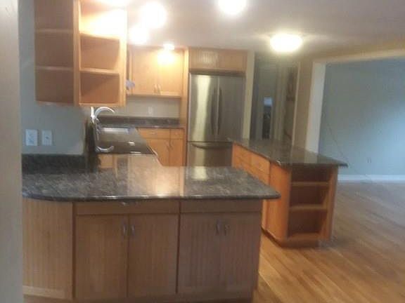 2nd image of 7 Lydon Ln
