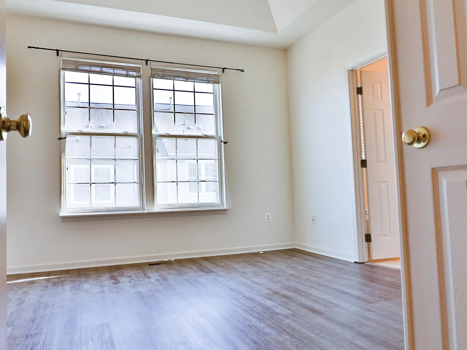 526 Redland Blvd, Rockville MD 20850 - 1 — Photo 2