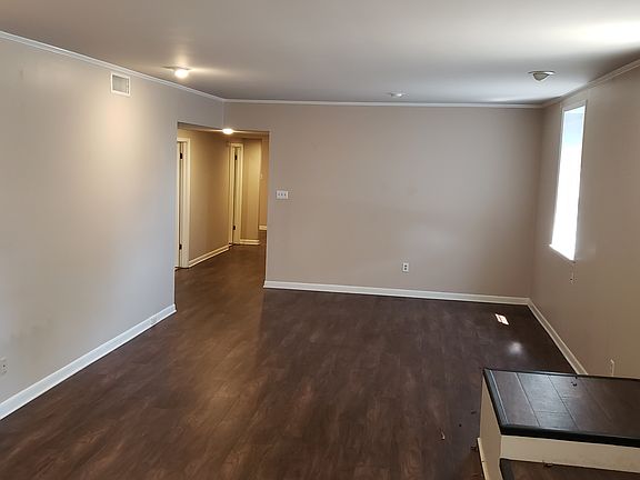 4th image of 114 N Kilgore St