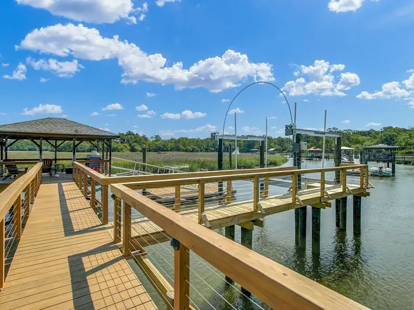 8704 Middleton Point Ln, Edisto Island, SC 29438