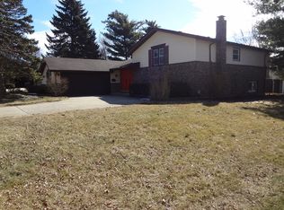 3054 Huntington Dr, Arlington Heights, IL 60004