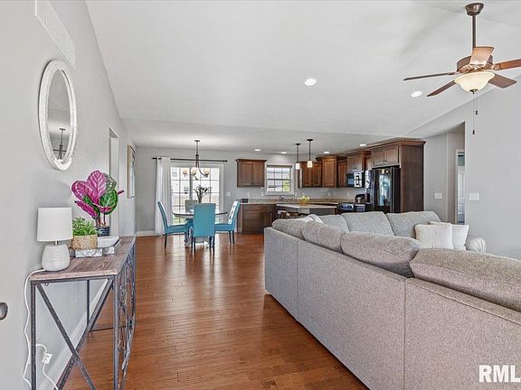 4th image of 1811 Prairie Vista Dr