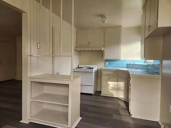 5th image of 834 W Huntington Dr APT 12