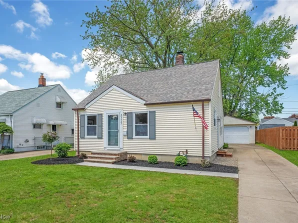 29527 Bruce Dr, Eastlake, OH 44095