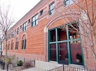 811 W Aldine Ave, Chicago, IL 60657