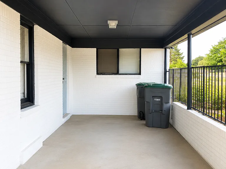 5028 Acorn Dr — Photo 8