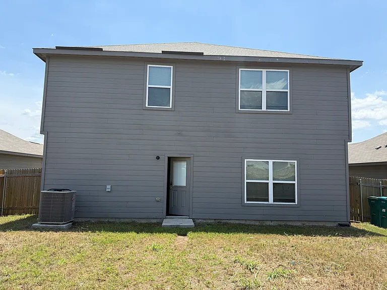 18220 Speculator Ln — Photo 2