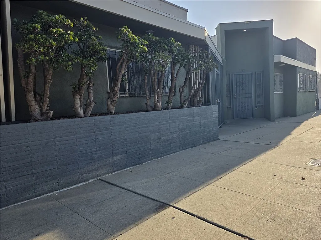 2 bed, 646 sqft, $2,700 — Photo 2
