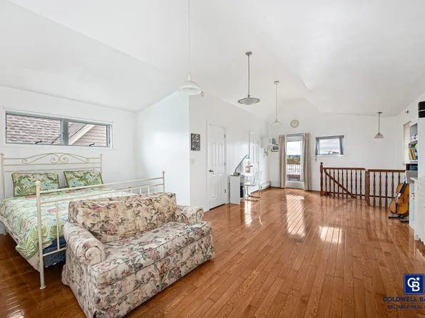 74-24 43rd Avenue image 6 of 13