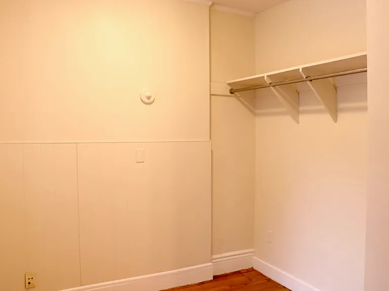56 Queensberry St #9 — Photo 4