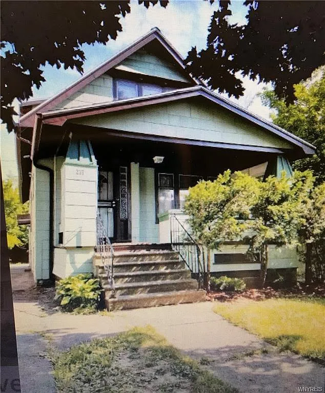 247 Hutchinson Ave photo 1