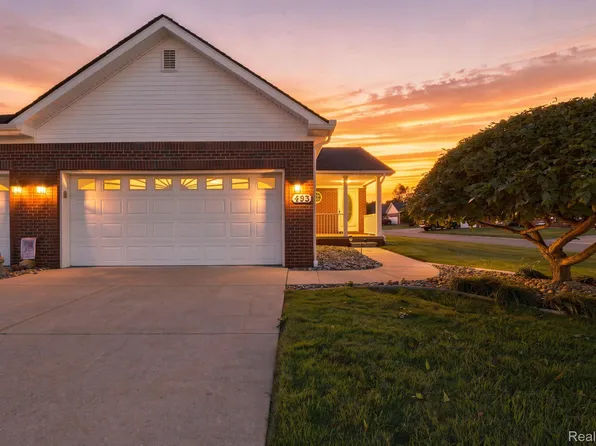 493 Harvard Dr, Romeo, MI 48065
