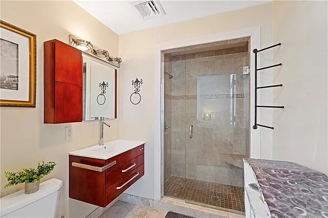 1224 Saint Charles Ave #214 — Photo 15