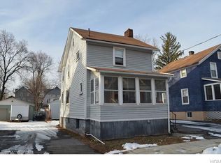29 Spring St, Middletown, NY 10940