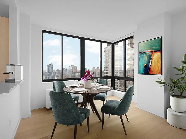 Columbus Cir #N38F — Photo 7