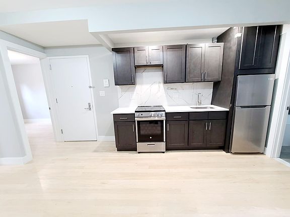 4th image of 2927 Morgan Ave #9