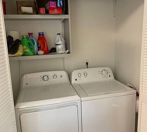 4th image of 1020 Pine St APT C