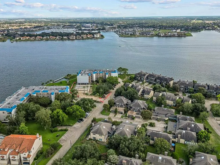 401 Lakeside Ln #111 — Photo 44