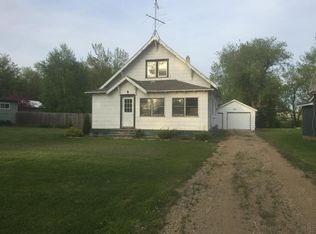 304 Ellsworth St, Luverne, ND 58056