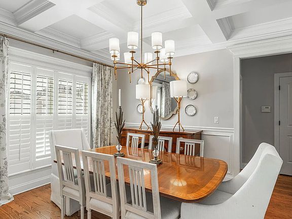 5th image of 8007 Hampton Cove Dr