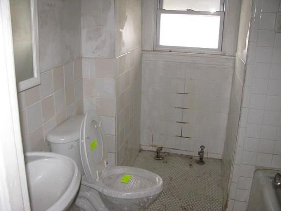 5th image of 1924 S 22nd Ave #1