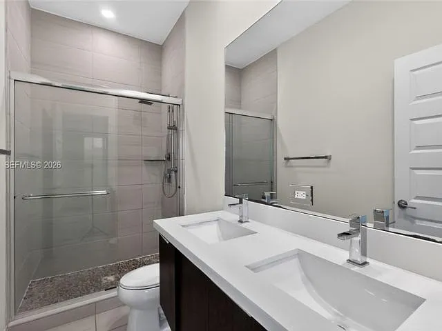 10467 NW 82nd St — Photo 3