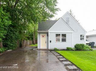 225 E Pineview Dr, Hainesville, IL 60073