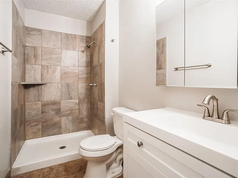2916 White Oak Ln — Photo 27