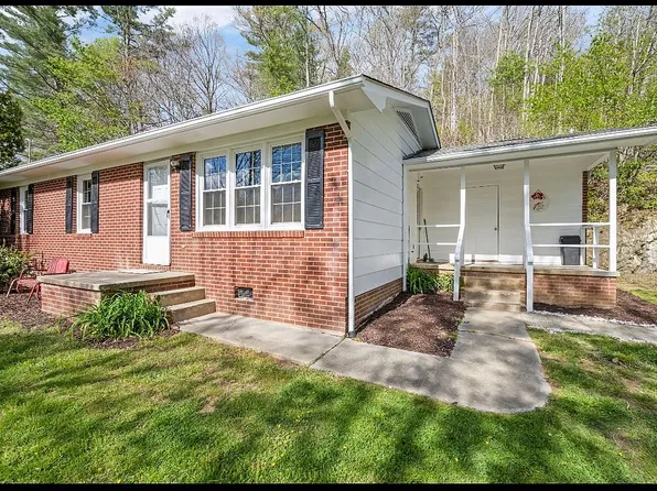 121 Dale Earnhardt Dr, Burnsville, NC 28714