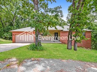 8549 Wild Cherry Dr, Rogers, AR 72756