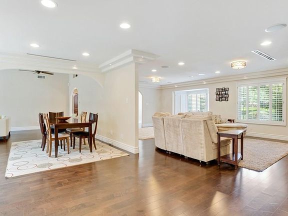 5th image of 5200 White Oak Dr