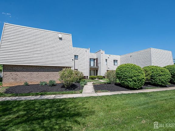 2nd image of 1008 Arborley Ct