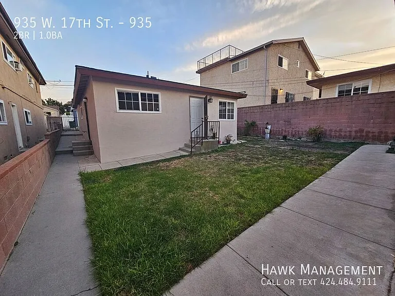 935 W 17th St #935 — Photo 1