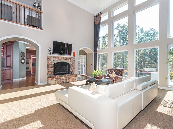 3rd image of 19216 Saint Albans Forest Ln
