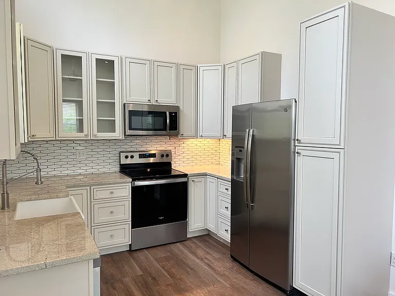 731 Berne St SE — Photo 3