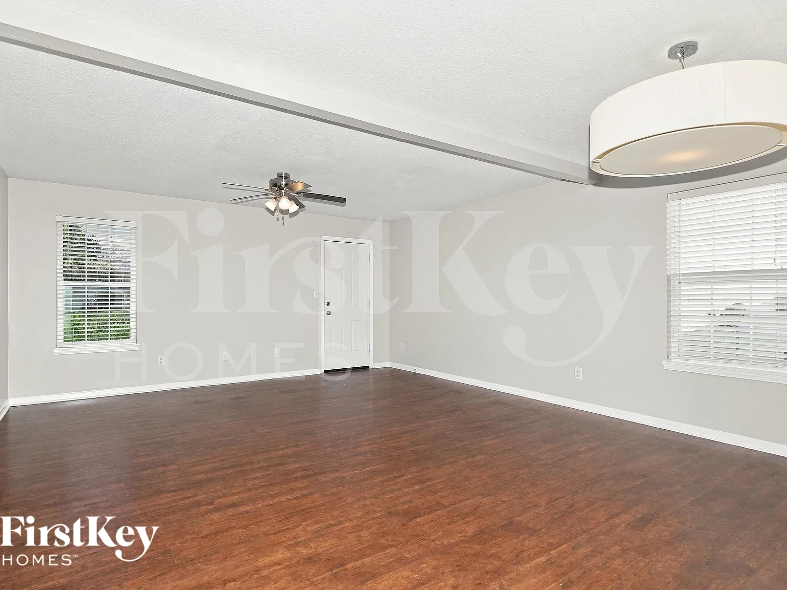 4 bed, 2.5 bath, 1984 sqft, $1,935 — Photo 4